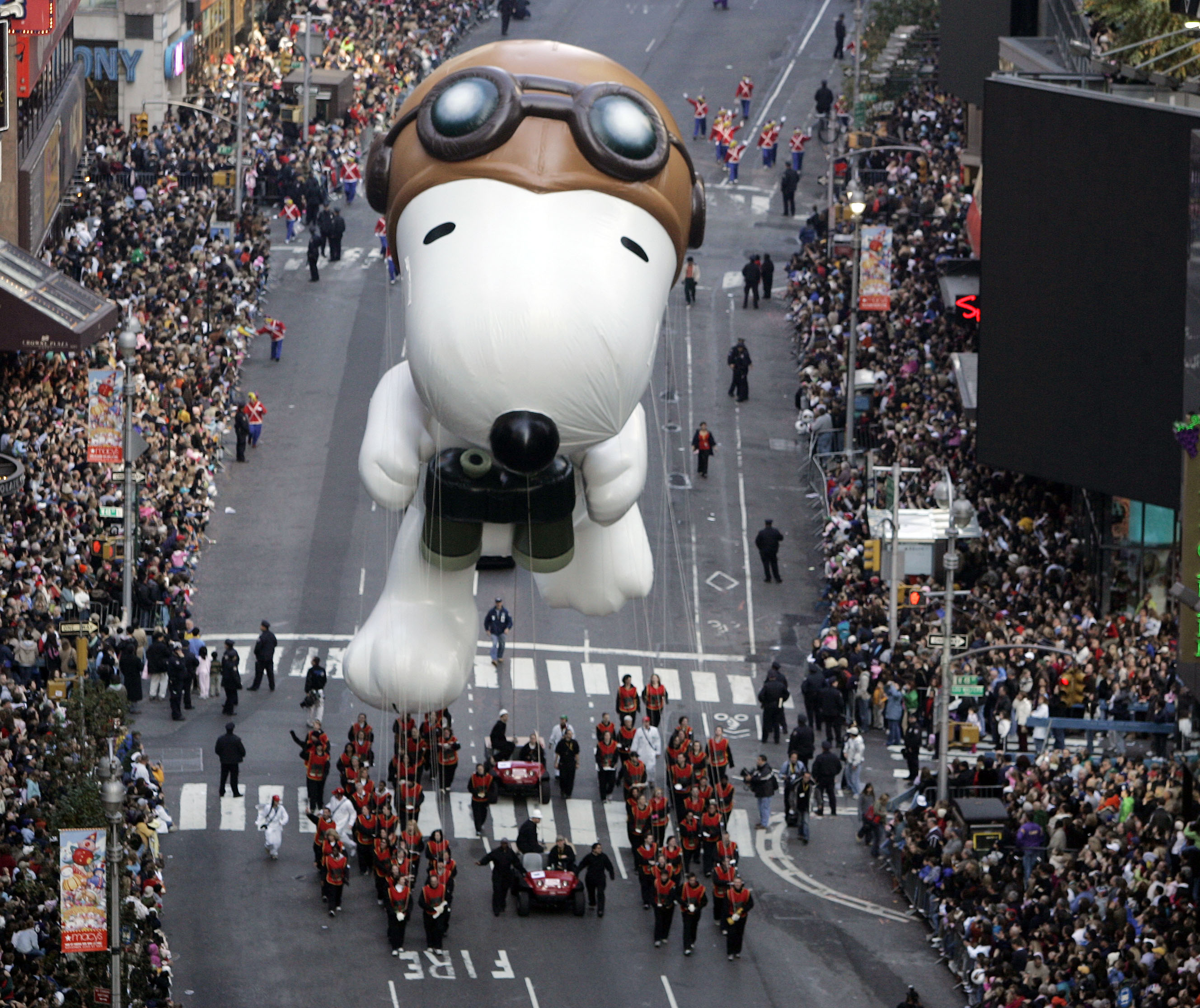 1287884461_2656x2232_snoopy-in-macy-s-thanksgiving-day-parade.jpg